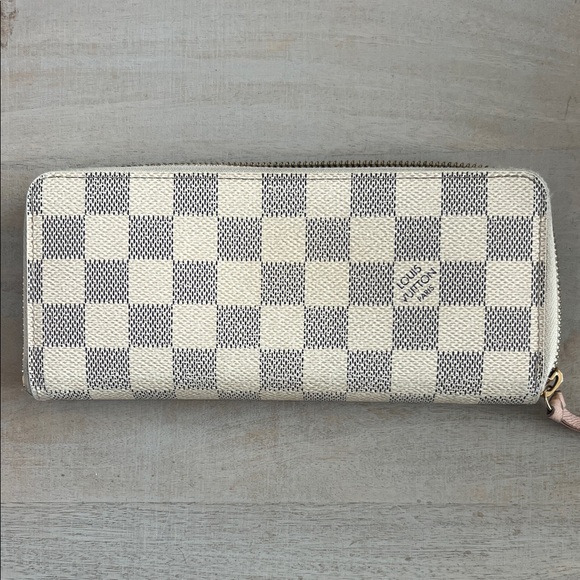 Louis Vuitton Gray and Cream Checkered Wallet Preloved - Picture 1 of 9